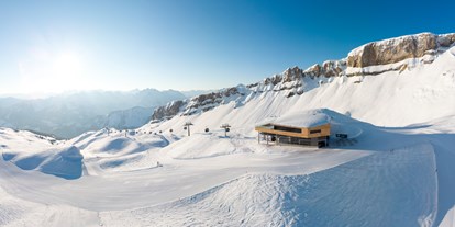 Skiregion - Preisniveau: €€€ - Panorama an der Ifen Bergstation - Skigebiet Walmendingerhorn/Ifen/Heuberg - Bergbahnen Oberstdorf Kleinwalsertal