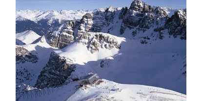 Skiregion - Après Ski im Skigebiet: Skihütten mit Après Ski - Tiroler Oberland - Das Hoadl Haus inmitten der Kalkkögel - Skigebiet Axamer Lizum