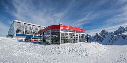 Skiregion - Preisniveau: €€ - Axams - Unser Hoadl-Haus : Tiroler Schmankerl und eine herrliche Aussicht auf die umliegende Bergwelt - Skigebiet Axamer Lizum