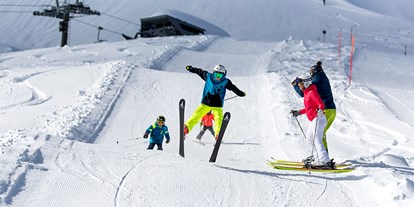 Skiregion - Preisniveau: €€ - Altaussee - Familienspaß beim Skifahren am Loser in Altaussee nahe Loserfenster - Skigebiet Loser Altaussee