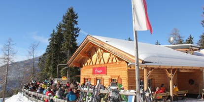 Skiregion - Après Ski im Skigebiet: Schirmbar - PLZ 6632 (Österreich) - Gamsalm Hüttengaudi mit Schmankerln am Gamskarlift - Skigebiet Ehrwalder Wettersteinbahnen