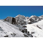 Skiregion: Seilbahn Sulden am Ortler - 4 Gondeln zu je 110 Personen, 440 Personen gleichzeitig in der Luft! - Skigebiet Sulden am Ortler