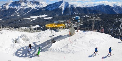 Skiregion - Skiverleih bei Talstation - Trentino-Südtirol - Umgeben von den Dolomitengipfeln - Skigebiet Jochgrimm