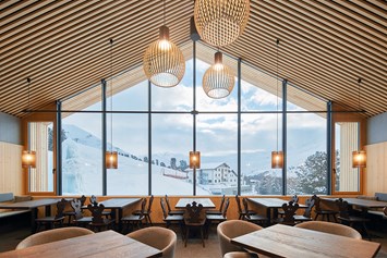 Skigebiet: Bedienrestaurant Schönebenhütte mit regionalen Köstlichkeiten - Skigebiet Schöneben-Haideralm