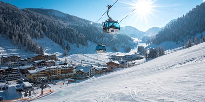 Skiregion - Preisniveau: €€€ - Salzburg - Rosskopf Gondel mit Ort Zauchensee - Skigebiet Zauchensee/Flachauwinkl