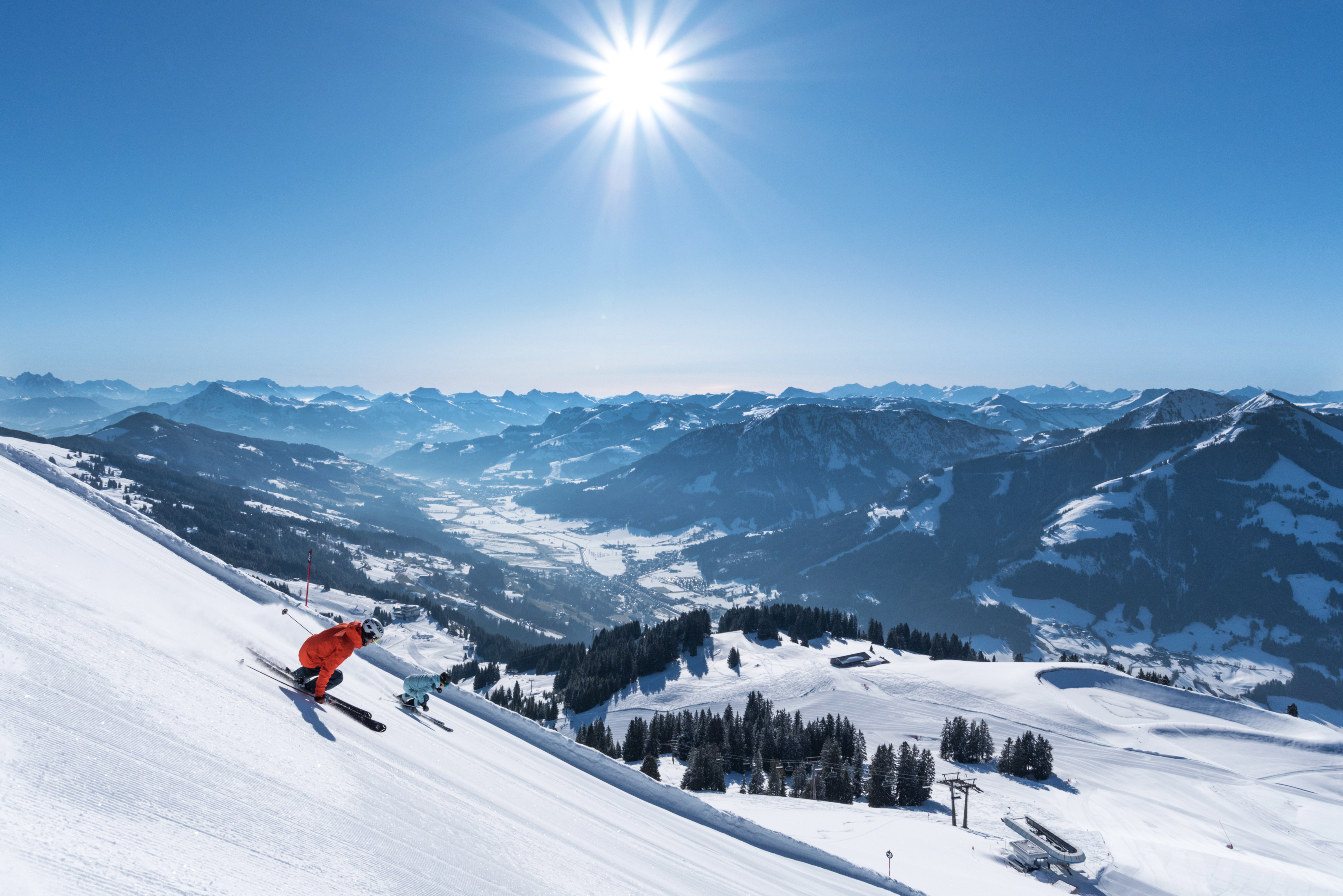 Skiregion - Tirol - Piste Hohe Salve Gipfel hinunter nach Hopfgarten in SkiWelt Hopfgarten - SkiWelt Wilder Kaiser - Brixental