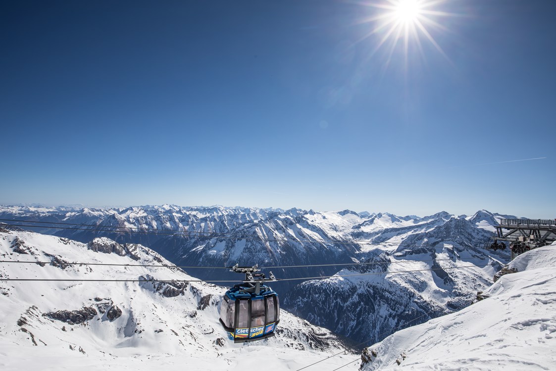 Skigebiet: Der Gletscherbus 3, die höchstgelegene Zweiseilumlaufbahn auf der ganzen Welt - Skigebiet Hintertuxer Gletscher