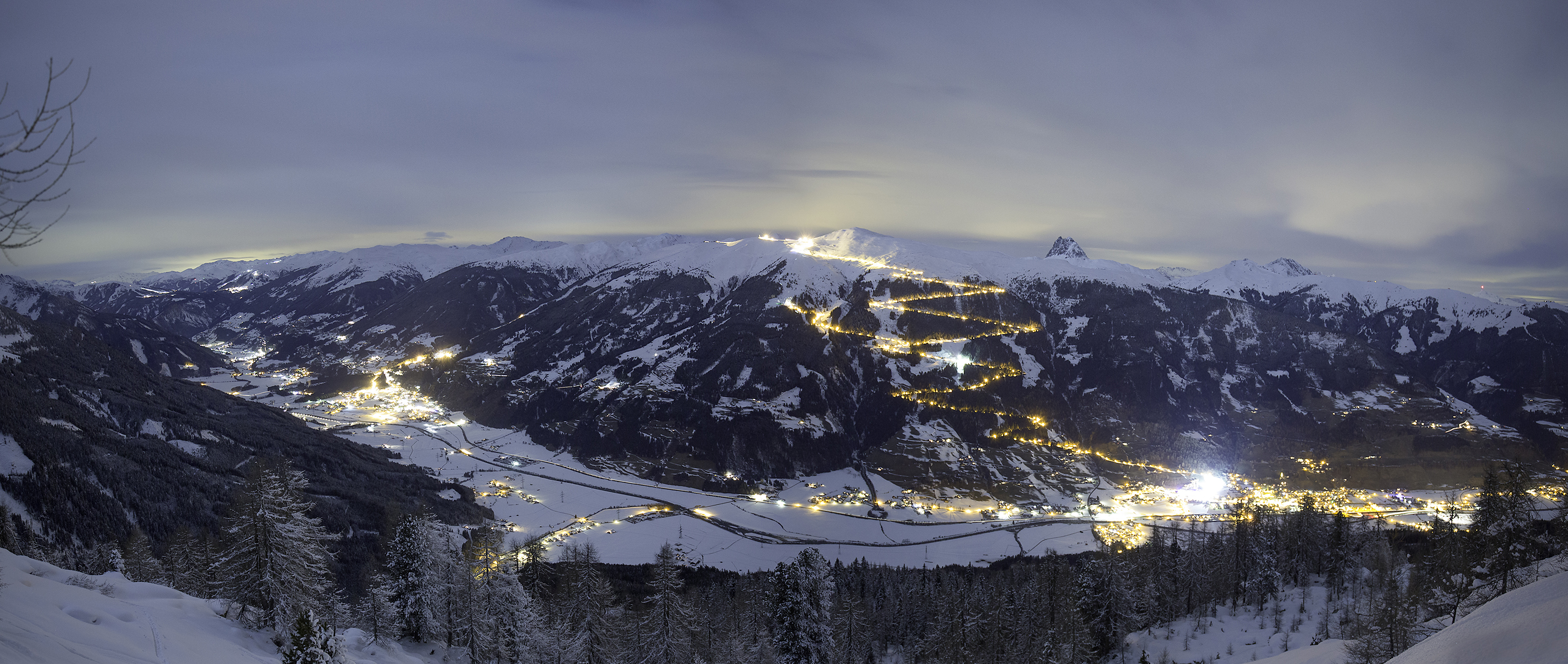 Skiregion - Preisniveau: €€€ - Österreich - 14 km langer Rodelspaß auf der längsten beleuchteten Rodelbahn der Welt - Wildkogel-Arena Neukirchen & Bramberg