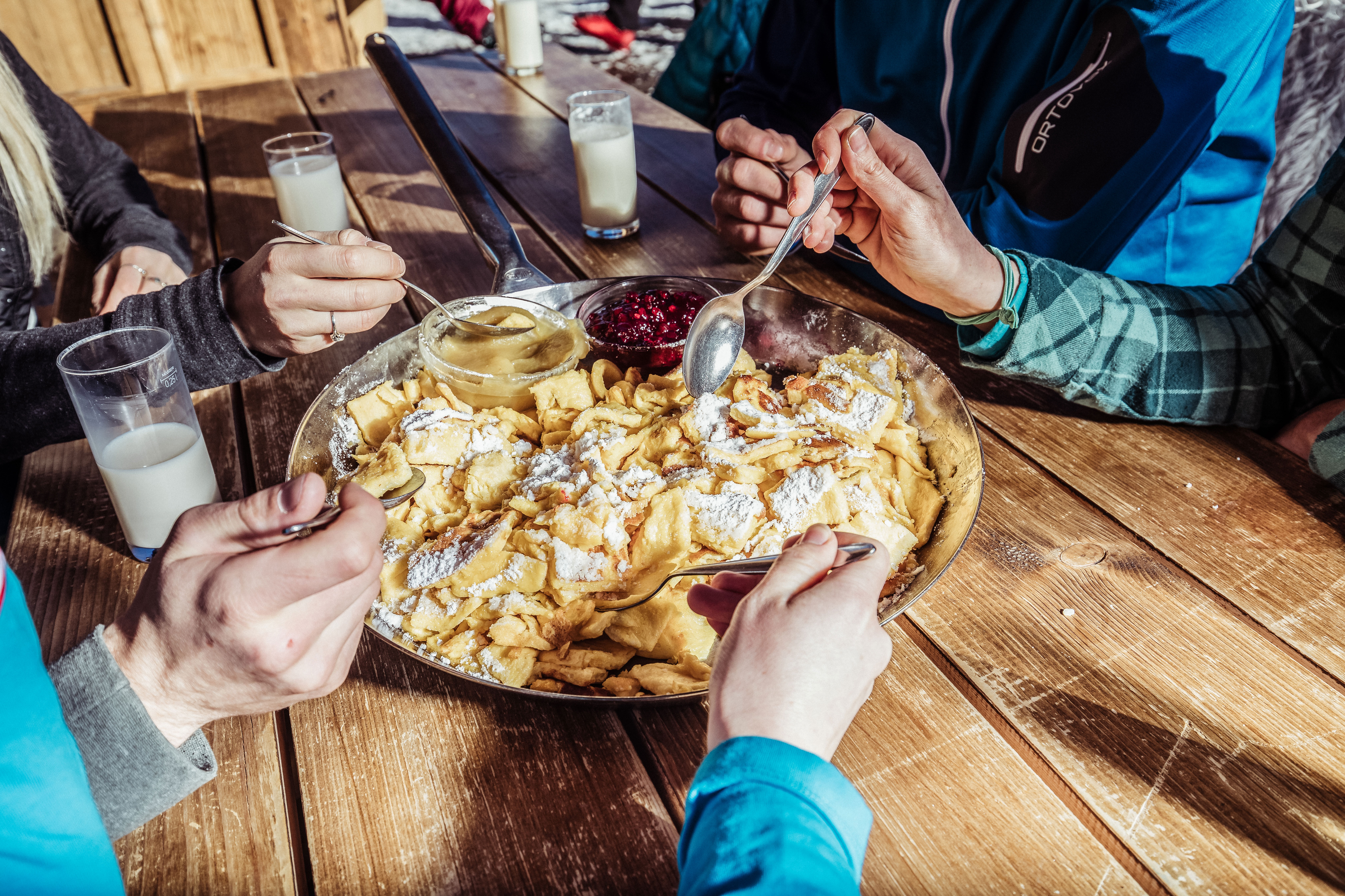 Skiregion - Rodelbahn - Tirol - Kaiserschmarrn auf den urigen Hütten genießen - Ski Juwel Alpbachtal Wildschönau