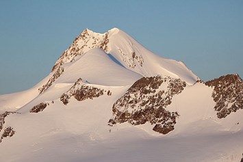Skigebiet: Wildspitze 3774 m - der höchste Berg Nordtirols - Skigebiet Vent