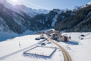 Unterkunft: ca. 200 Meter bis zur Talstation - Kinder- & Gletscherhotel Hintertuxerhof