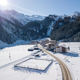Unterkunft: ca. 200 Meter bis zur Talstation - Kinder- & Gletscherhotel Hintertuxerhof