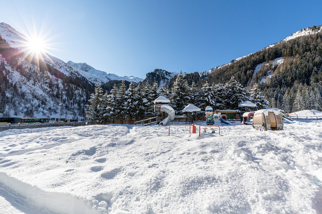 Unterkunft: Winterspielplatz - Kinder- & Gletscherhotel Hintertuxerhof