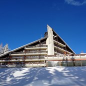 Skigebiet - Aussenansicht Berghotel Hinterstoder 1.400m Seehöhe direkt an der Mittelstation - Berghotel Hinterstoder