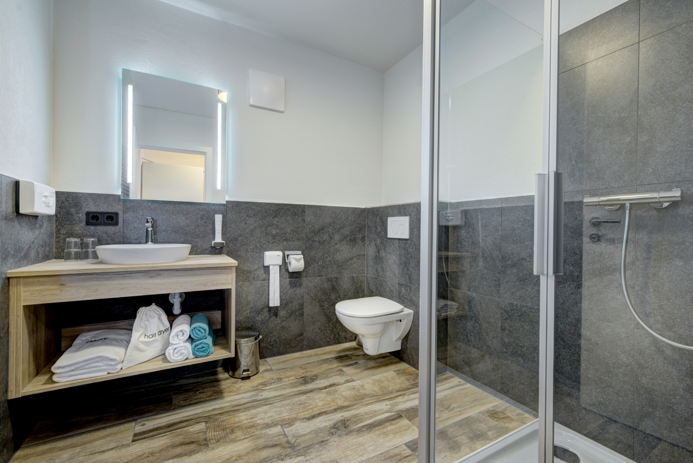 Unterkunft: Bad Doppelzimmer Family - Hotel- Restaurant Bike & Snow Lederer