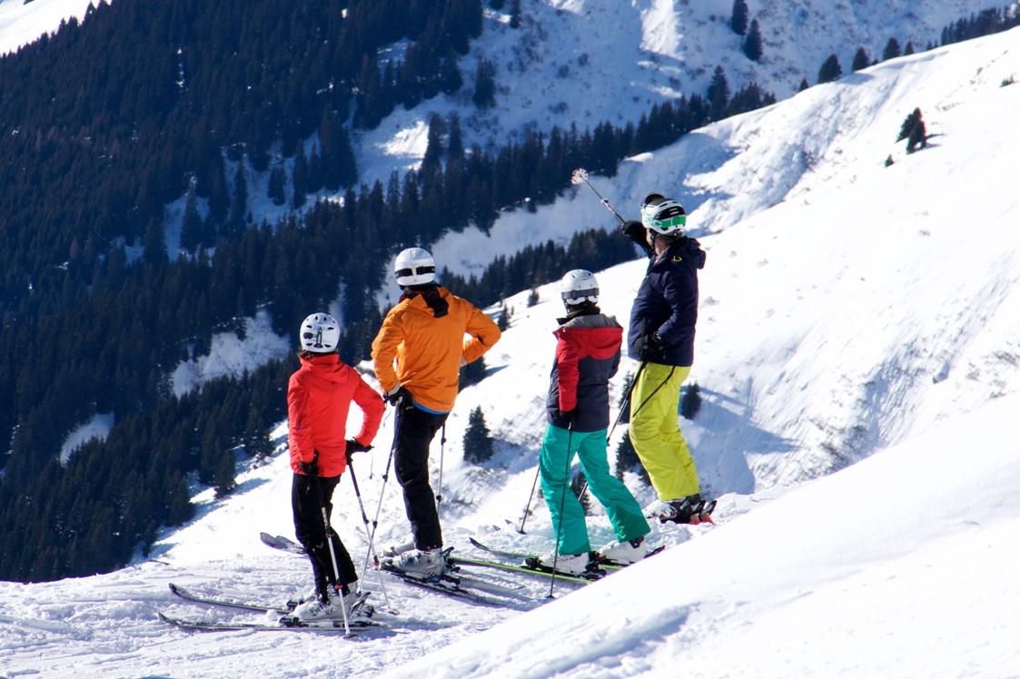 Skigebiet: Aussicht nach Sedrun

Copyright: Stefan Schwenke - Bergbahnen Disentis