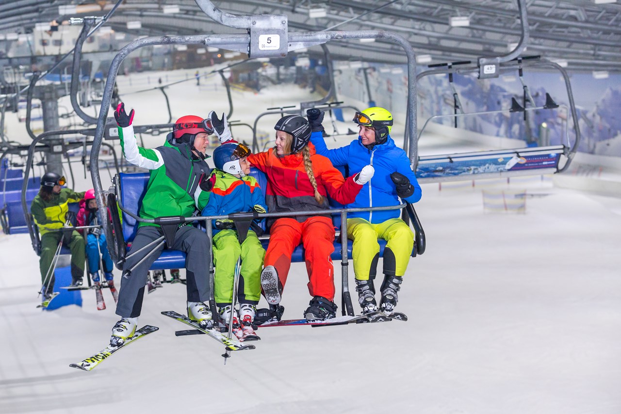 Skihalle Neuss im Alpenpark Neuss Vorstellung Lifte Sessellift